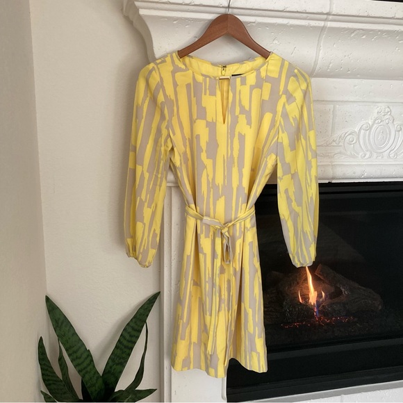 Tahari Dresses & Skirts - NWOT Tahari Gray and Yellow Modern Contemporary Long Sleeve Belted  Dress Size 2